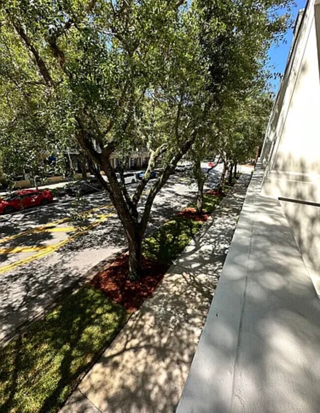 Foto del edificio - 729 Celebration Ave