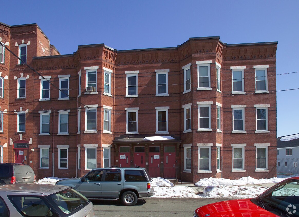 186190 West St, Holyoke, MA 01040 Apartments in Holyoke, MA