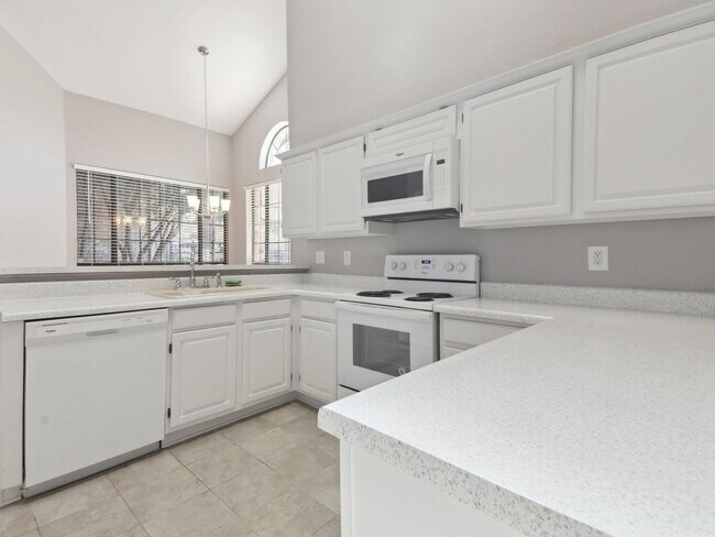 Foto del edificio - Spacious 2 Bedroom, 2 Bathroom Home in Eag...