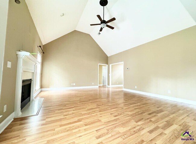 Foto del edificio - 701 Victoria Cir