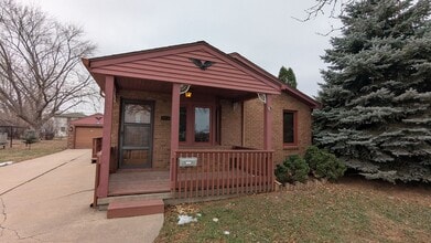 Building Photo - 3219 2nd Ave