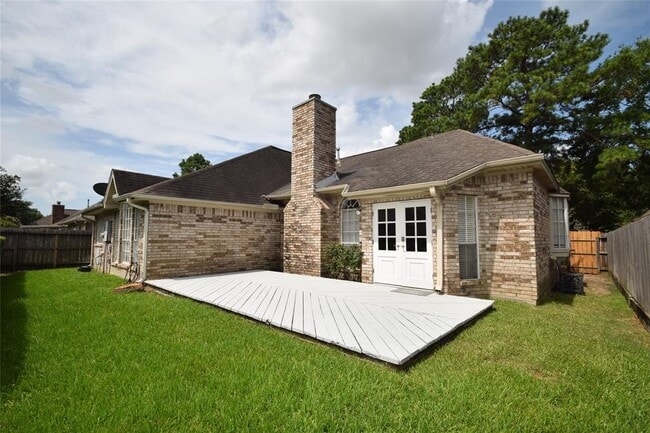 Building Photo - 1322 W Forest Dr
