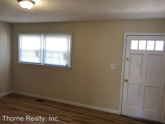 Building Photo - 707 Ward Dr