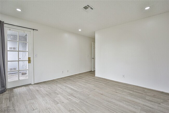 Building Photo - 5187 Caliente St