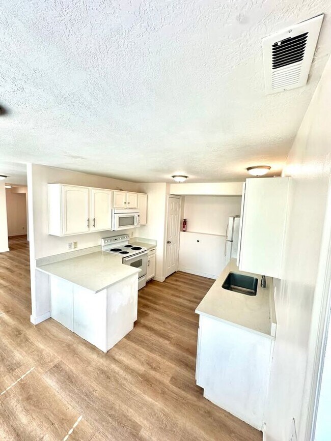 Foto del edificio - RES_CARMEL INSTITUTE LLC_537