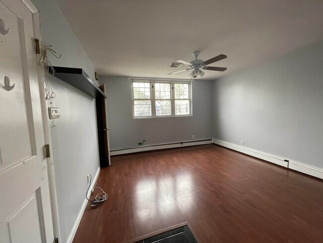 Foto del edificio - 134 Hutton St