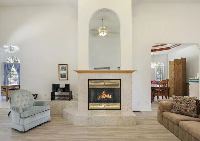Building Photo - 6615 Wentworth Ct NE