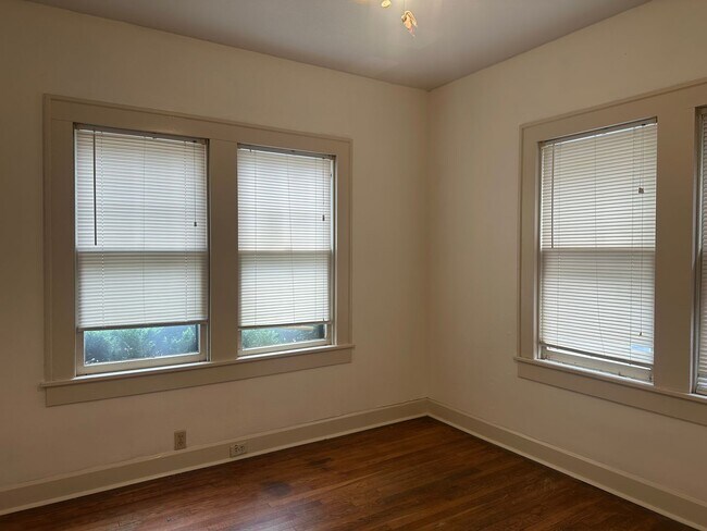Foto del edificio - 707 Graham Pl