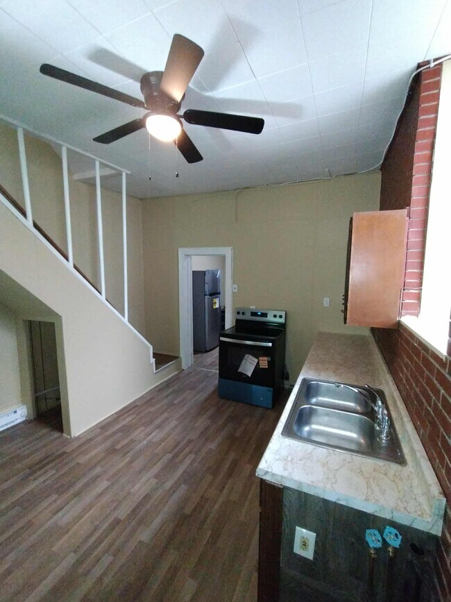 Foto del edificio - 170-172 Market St Cumbola, PA