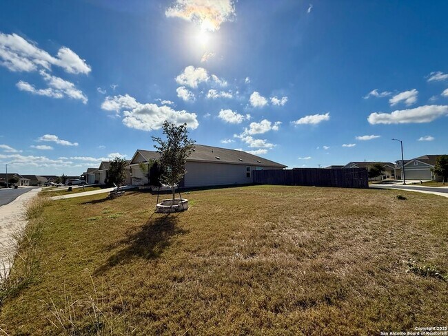 Foto del edificio - 8127 Glasgow Dr