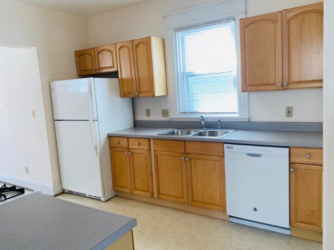 Foto del edificio - 2715 Griffiths Ave