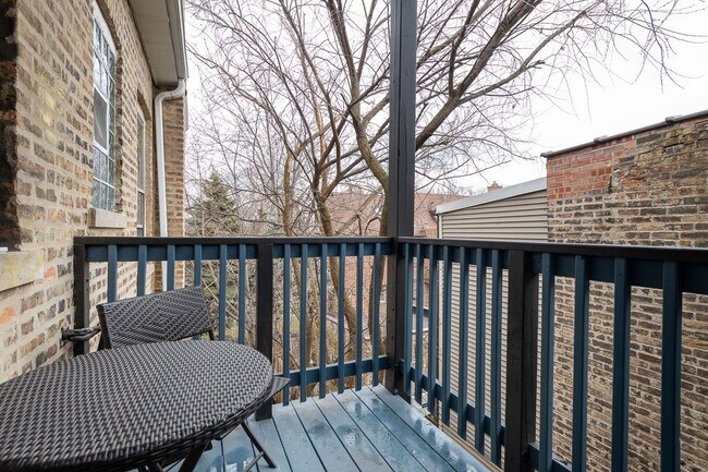 Foto del edificio - 2749 W Sunnyside Ave