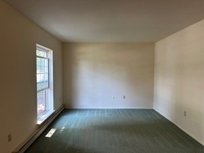 Foto del edificio - 269 W Ridge St