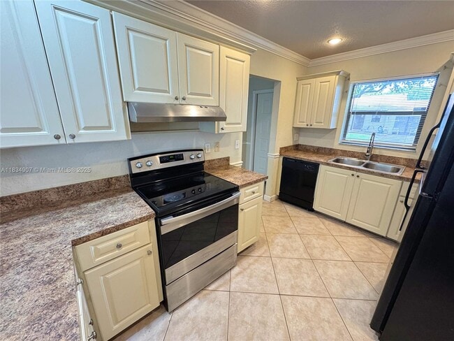 Foto del edificio - 6633 N Parkway Dr
