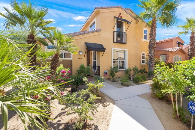 Foto del edificio - 52050 Rosewood Ln