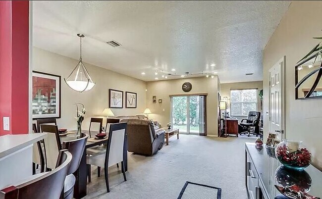Living and dinning - 2948 Crestwood Ter