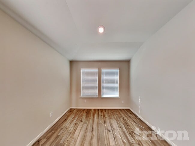 Foto del edificio - 5523 Shasta Pl