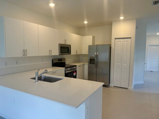 Foto del edificio - 18402 SW 2nd St
