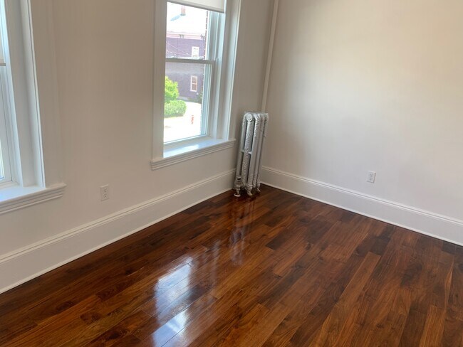 Building Photo - 360 Beacon St