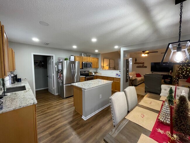 Foto del edificio - 12812 Anthem Ave