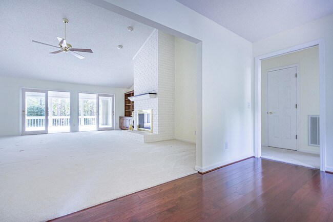 Foto del edificio - 34 Stoneykirk Dr