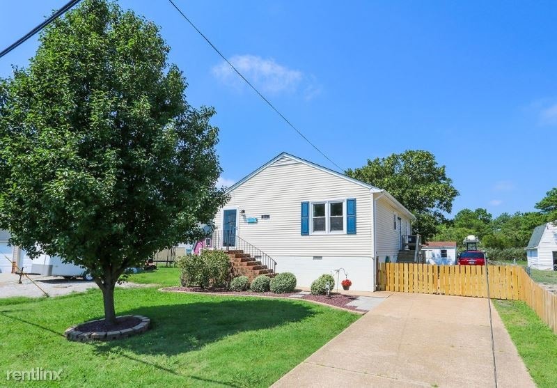 Primary Photo - 3 br, 1 bath House - 222 Ridge Road