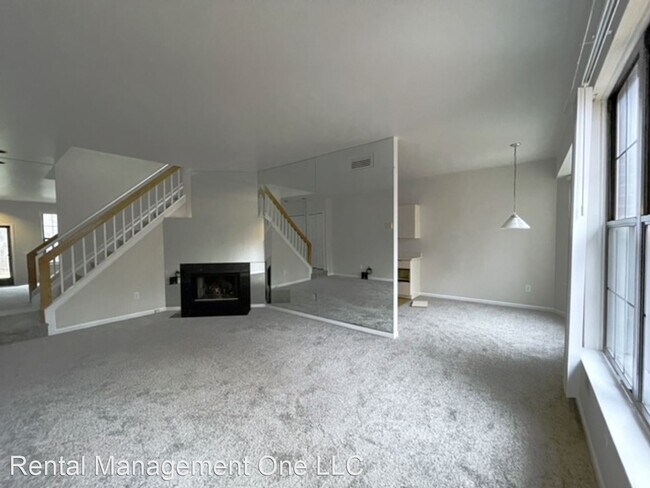 Building Photo - 2 br, 2.5 bath House - 7048 Nottingham