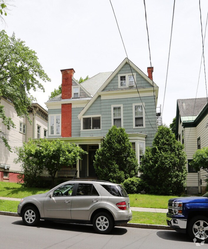 Primary Photo - 108 S Lake Ave