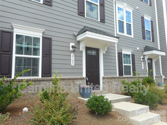 Foto del edificio - 2105 Autumn Olive Ln