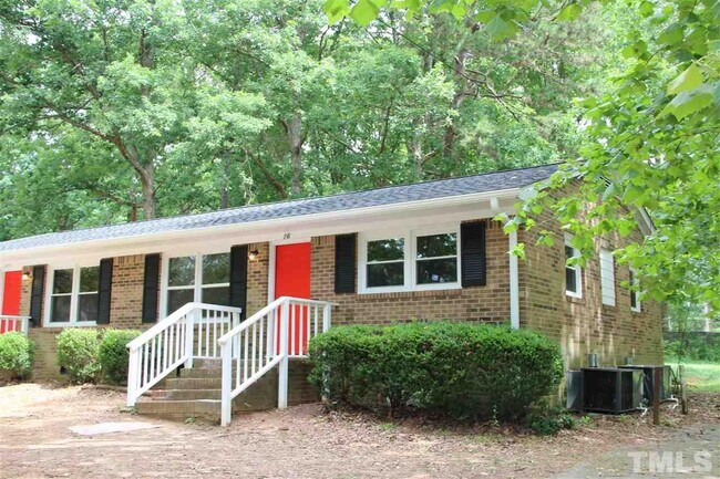 Building Photo - 218 Fox Park Rd