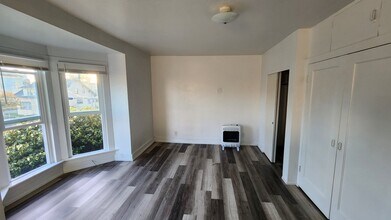 Building Photo - 815 G St