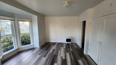 Building Photo - 815 G St