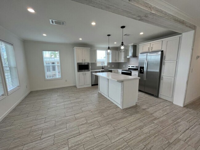 Building Photo - 359 Jose Gaspar Dr