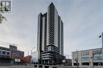 Building Photo - 60 Charles St W