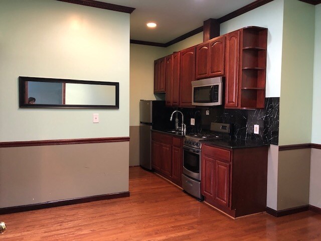 Building Photo - 711 Sansom St