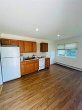 Building Photo - 10 Homecrest Ave