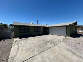 Building Photo - 5825 Pebble Beach Blvd