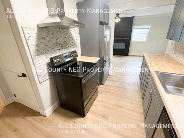 Building Photo - 700 Lafayette Dr