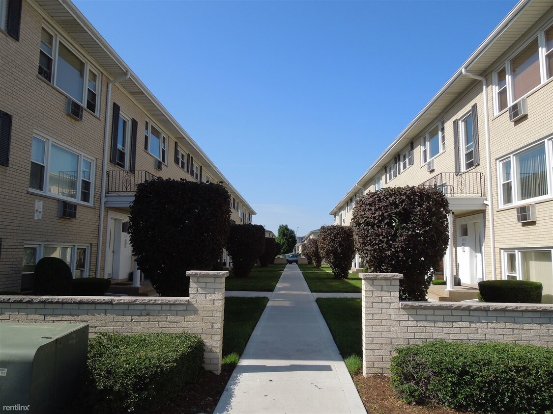4933 N East River Rd Unit 1A, Norridge, IL 60706 Condo for Rent in