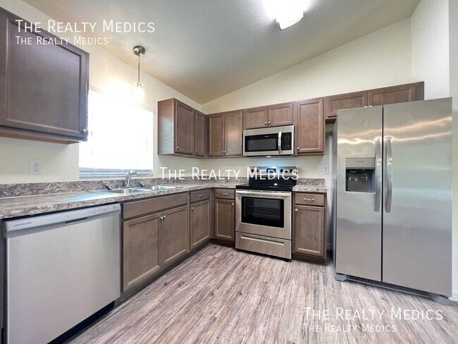 Building Photo - 5434 NW 6th Pl
