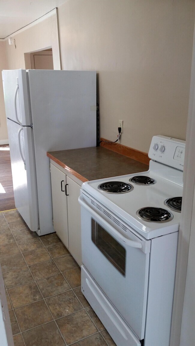 Building Photo - Downtown Cottage -- Application Pending!