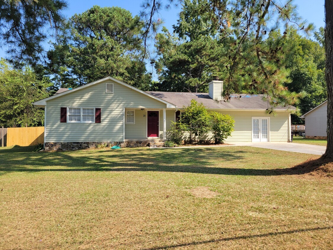 4 Bedroom, 3 Bath house in quiet neighborhood - 18 Brown Dr SW