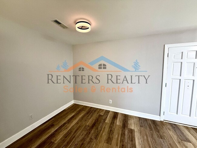 Building Photo - 2 Bedroom Condo on Chapman Mountain