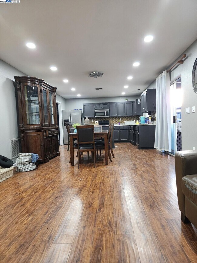 Foto del edificio - 1547 Parkside Ct