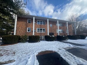 Building Photo - 11-21-21 Ashdown Rd