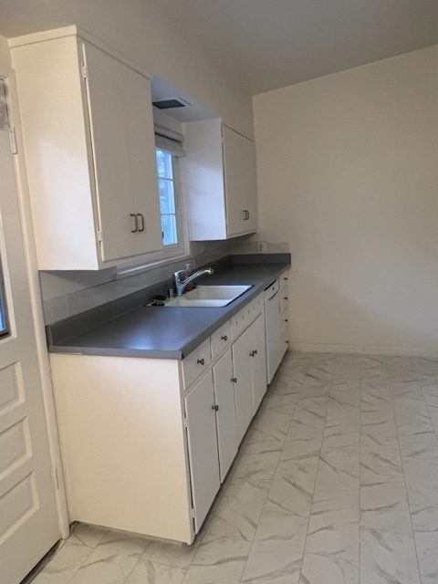 Kitchen - 6340 W 79th St