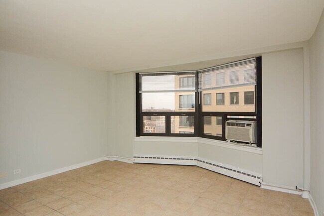 Foto del edificio - 445 W Wellington Ave