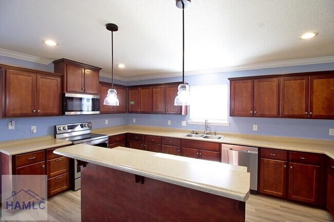 Building Photo - 702 Auburn Cv