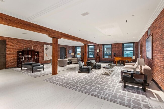 Building Photo - 500 Greenwich St