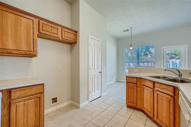 Building Photo - 26714 Cypresswood Dr